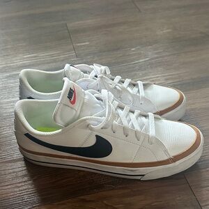Nike White and Black Sneakers with Tan Accents